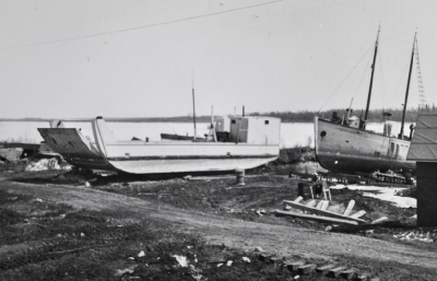 Barge and schooner lay side by side