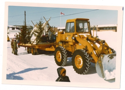 Parade float with the traditional Shaaptwaan